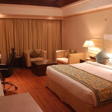 Hotel Pluto'S New Delhi Exterior photo